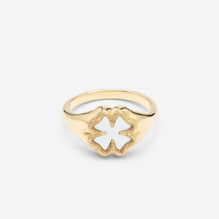 Katja Klaver Zegelring Mother of Pearl Verguld €199